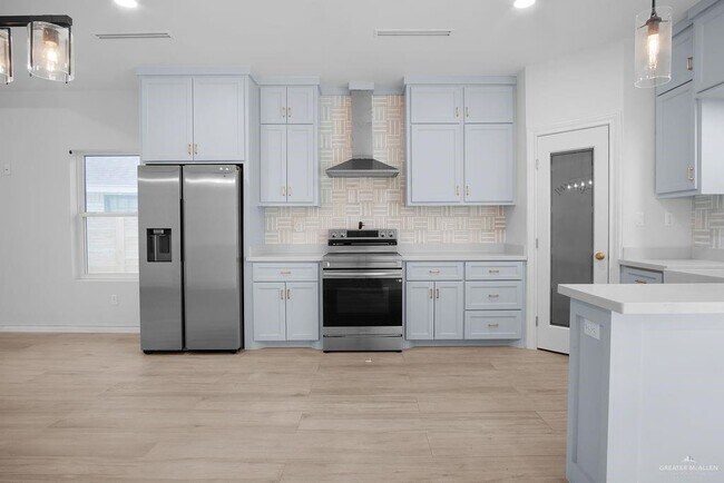 Building Photo - 2809 Los Pinos Ln