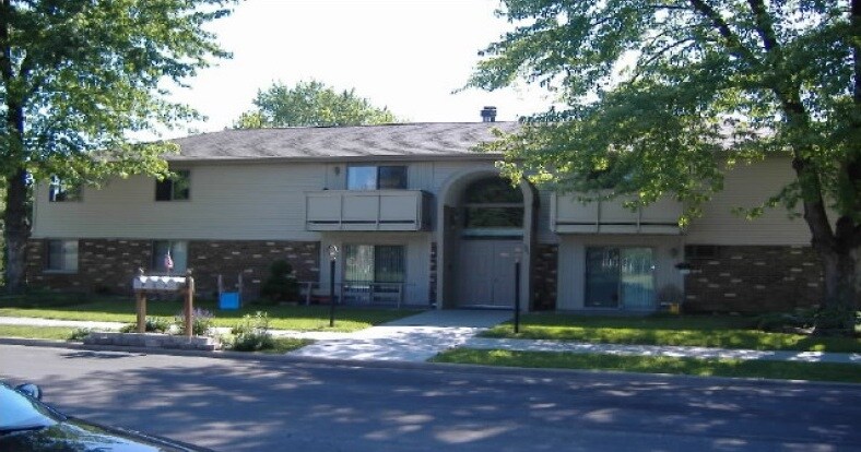 Primary Photo - 380 Villabrook Dr