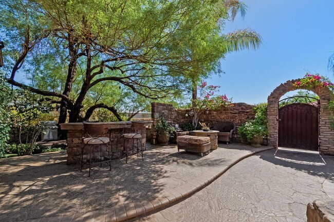 Foto del edificio - Retreat to a Private Oasis with Resort-Style Pool in an Old World Setting