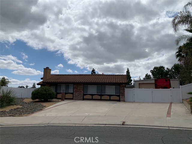 Building Photo - 6942 Shadowood St