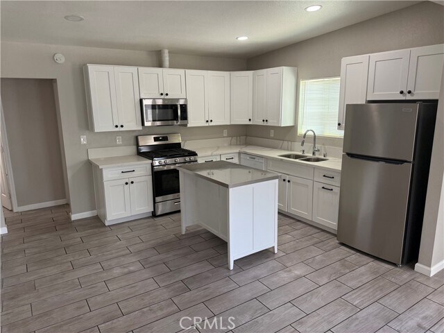 Foto del edificio - 430 E Arrow Hwy