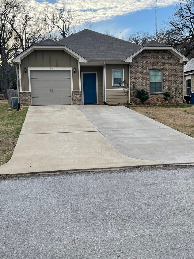 715 Oak St, Bullard, TX 75757 House Rental in Bullard, TX