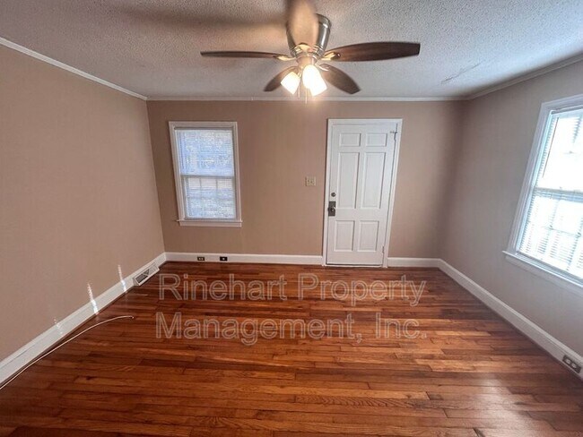 Foto del edificio - 1329 Eisenhower Rd