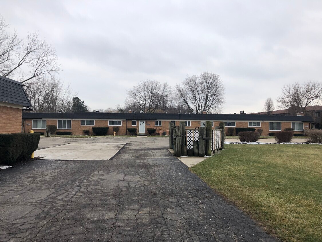 Street view - 25540 N River Rd