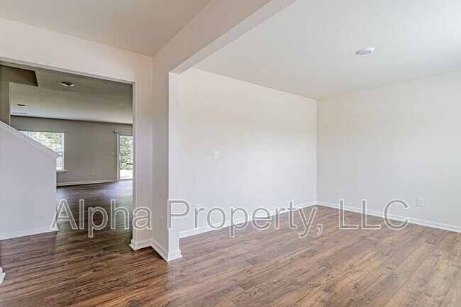 Foto del edificio - 807 Wolverine Ln