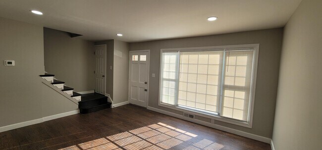 Building Photo - 5105 Wasena Ave