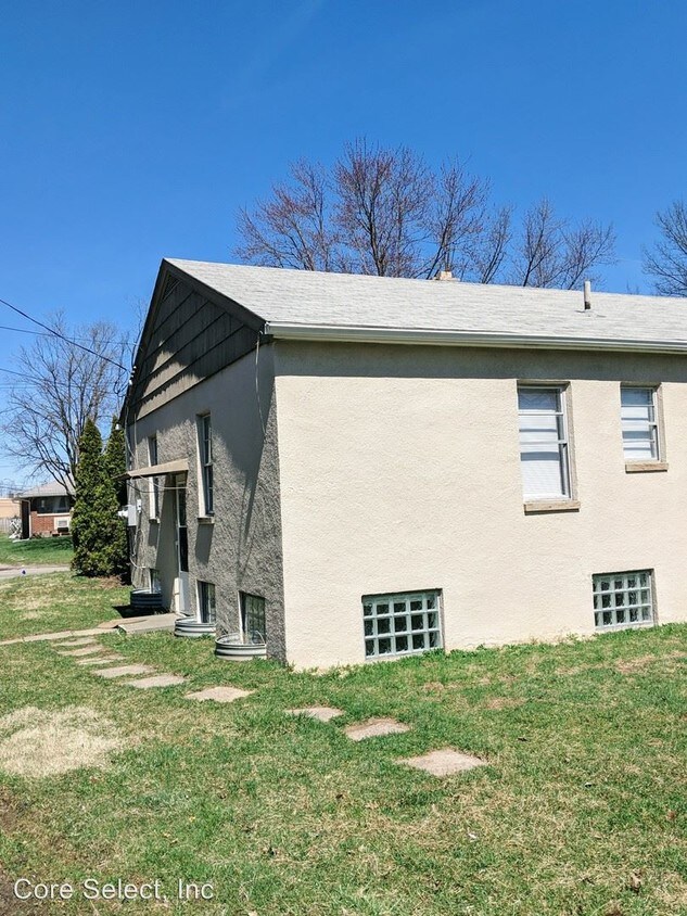 Primary Photo - 1429-1451 E N Broadway