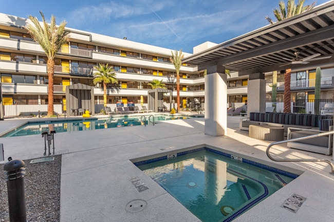 Building Photo - The Quinn Apartments