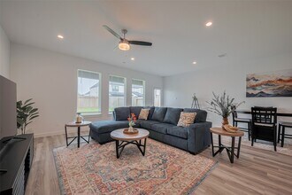 Building Photo - 3113 Crown Gate Dr