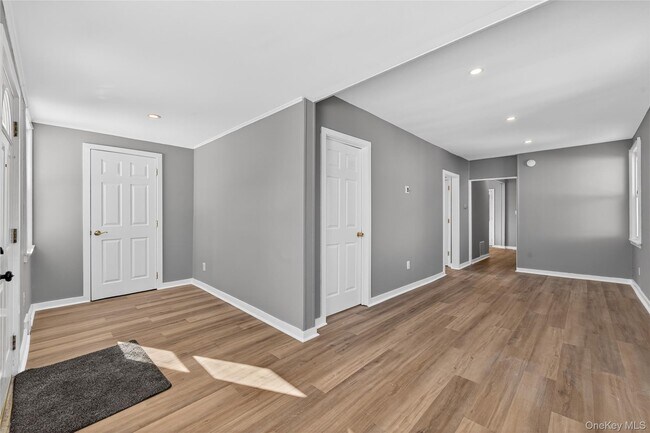 Foto del edificio - 644 Northville Turnpike