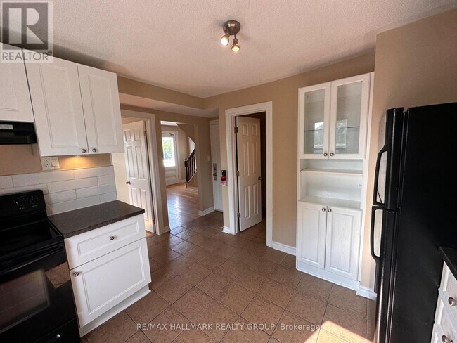 Photo du bâtiment - 1308 Shillington Ave
