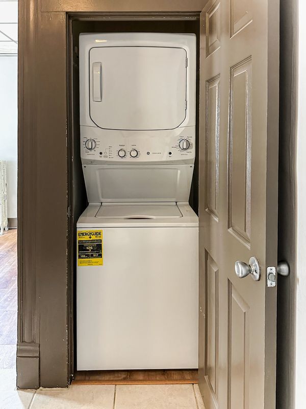 Foto del edificio - 1027 Woodlawn St