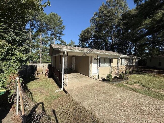 Building Photo - 14 Linkay Ct