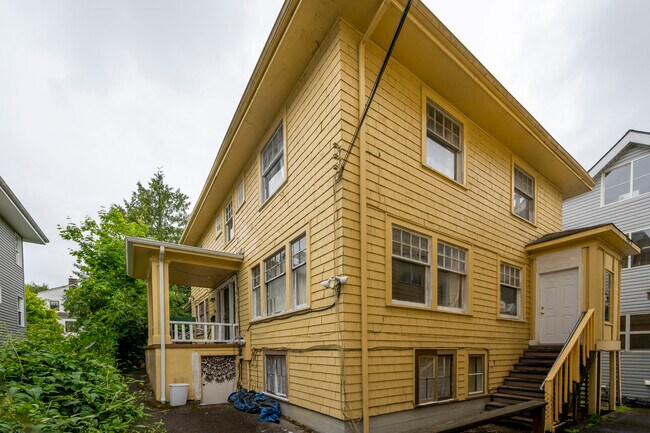 Building Photo - 4742 19th Ave NE