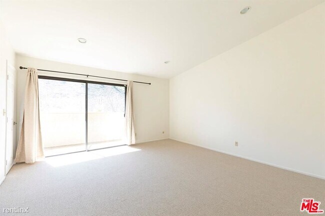 Building Photo - 3 br, 2.5 bath House - 5402 Las Virgenes Rd