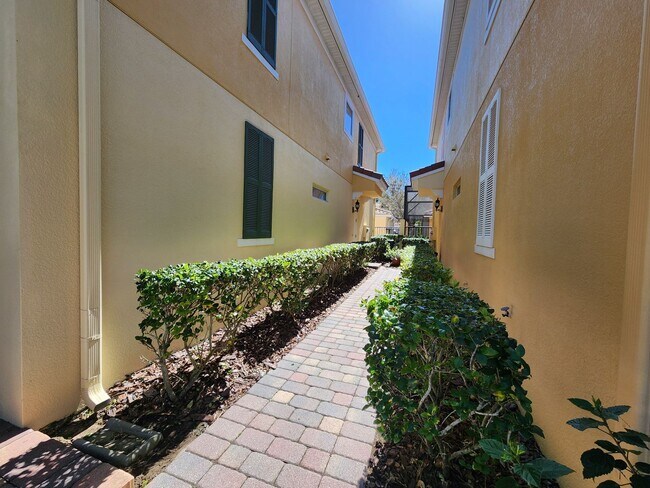 Foto del edificio - Beautiful LAKE NONA 3 Bedroom, 3 Bathroom ...