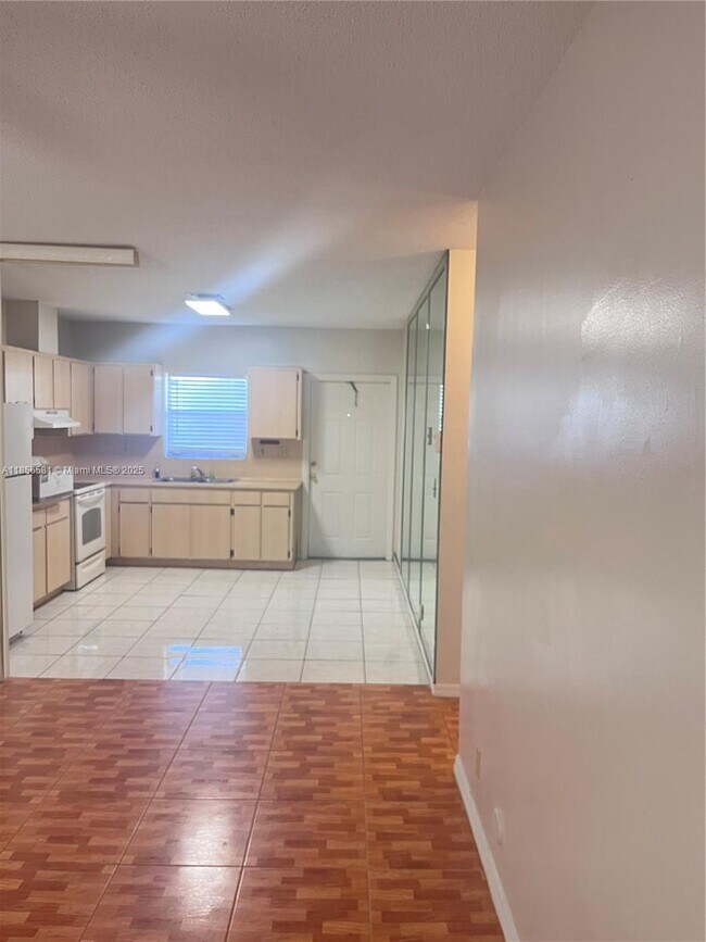 Foto del edificio - 2731 NW 13th Ct