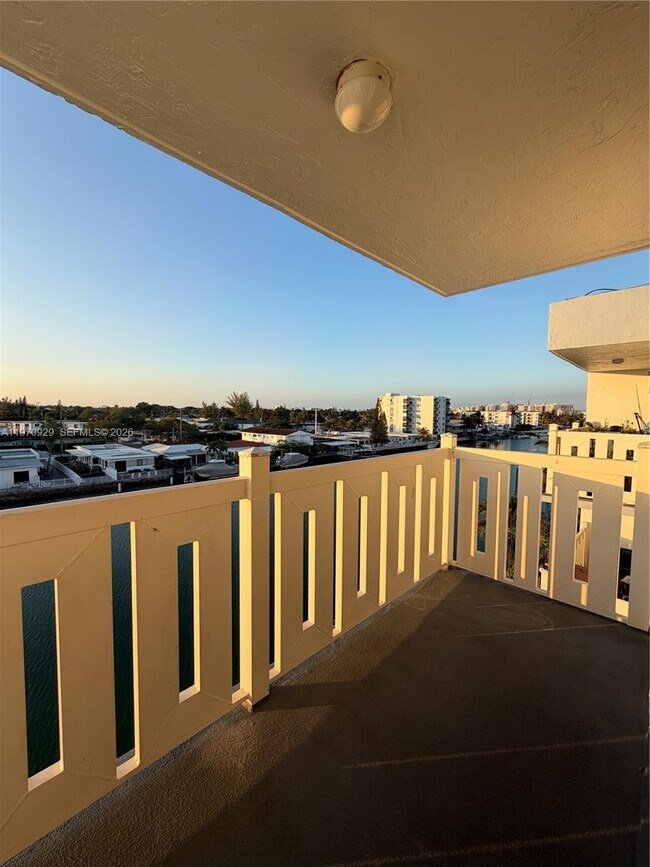 Foto del edificio - 7900 Tatum Waterway Dr