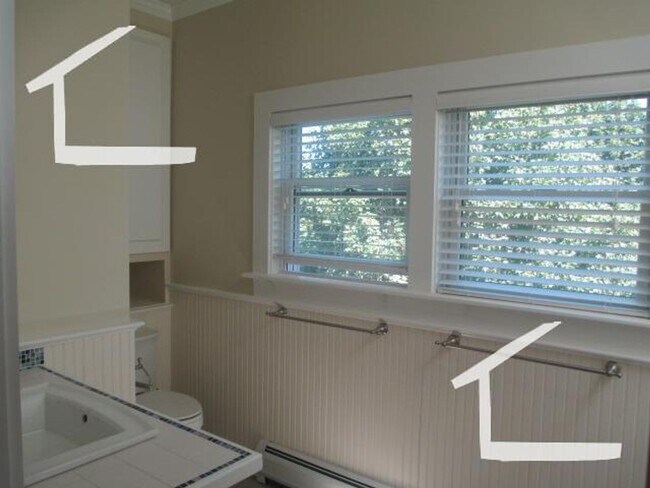 Foto del edificio - No Brokers Fee, Parking Included, In-Unit Washer and Dryer, Stainless Steel Appliances
