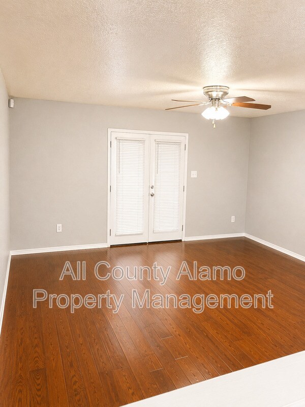 Foto del edificio - 9631 Sandflat Pass