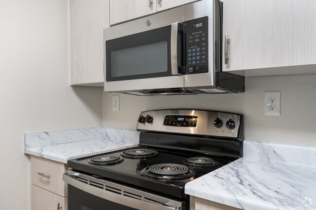 2BR, 2BA - Plan E - WOODSIDE
