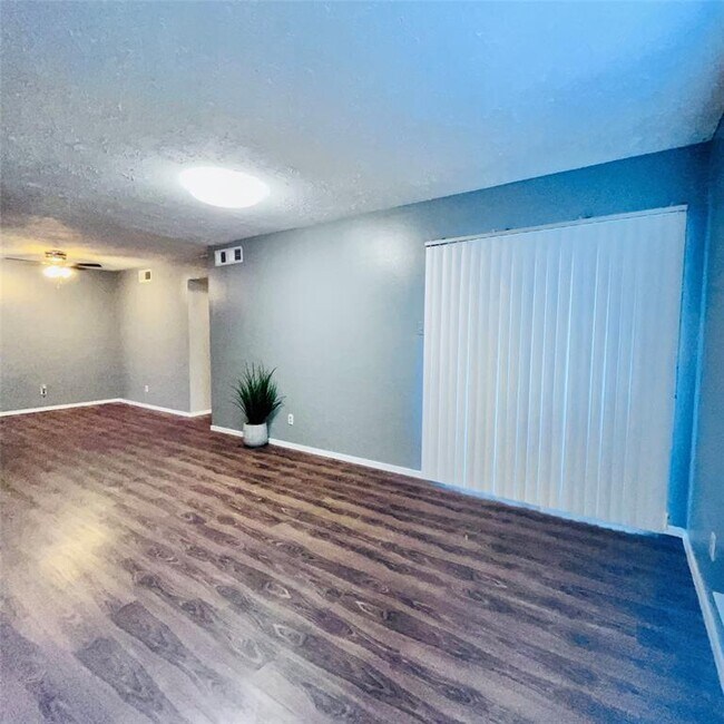 Building Photo - 7313 Gulf Fwy