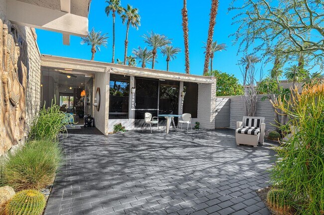 Building Photo - Desert Horizons Country Club, Indian Wells.