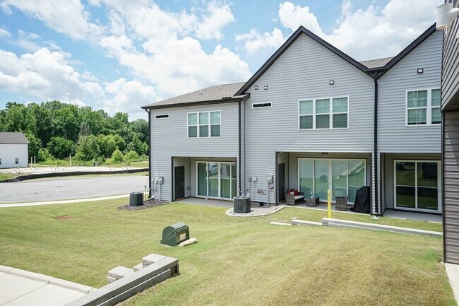 Foto del edificio - Brand New Corner Townhome in Rolesville!