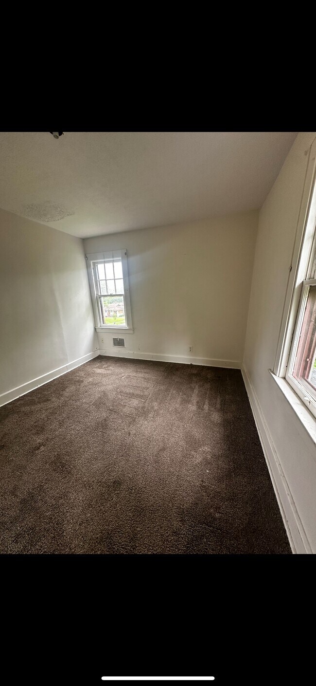 Foto del edificio - 532 W Ravenwood Ave