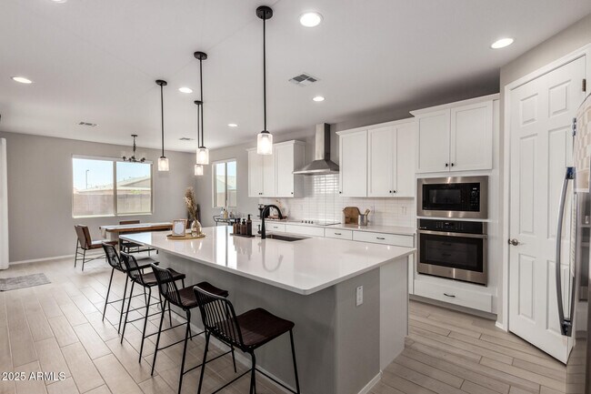 Foto del edificio - 18549 W Seldon Ln