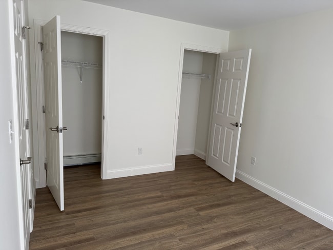 Foto del edificio - 33 Hoppin Ave