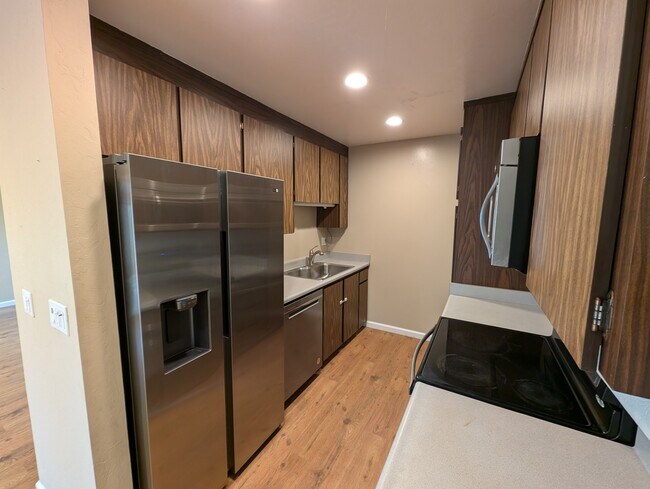 Building Photo - 2507 Kingwood Dr