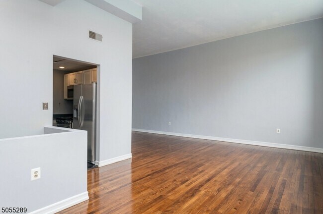 Foto del edificio - 15 Glenridge Ave