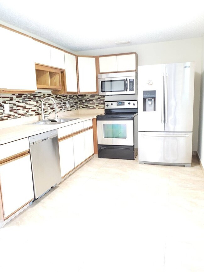 Foto del edificio - 3 bedroom 2 bath rental