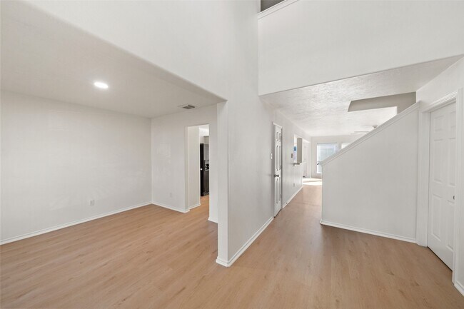 Foto del edificio - 6734 Atasca Creek Dr