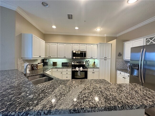 Building Photo - 9121 Southmont Cove