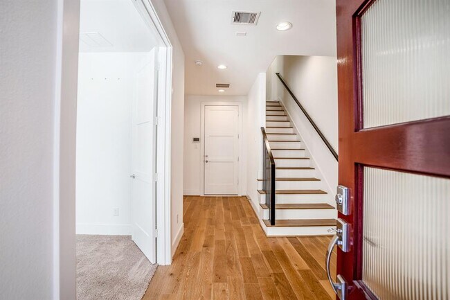 Building Photo - 2616 Rusk St