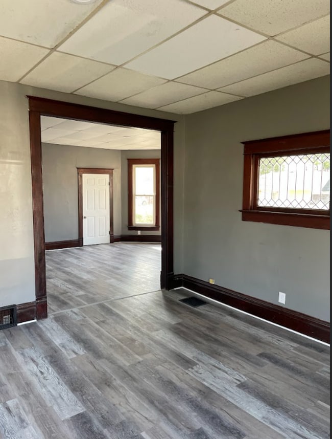 Building Photo - 216 N Lynn St