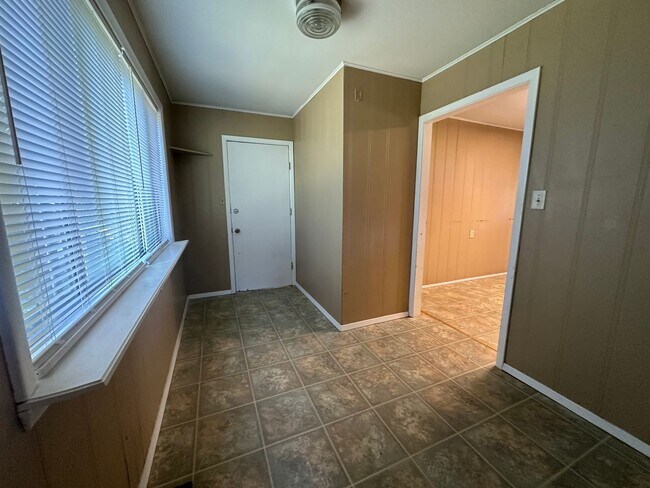 Foto del edificio - Welcome to this conveniently located 2-bed...