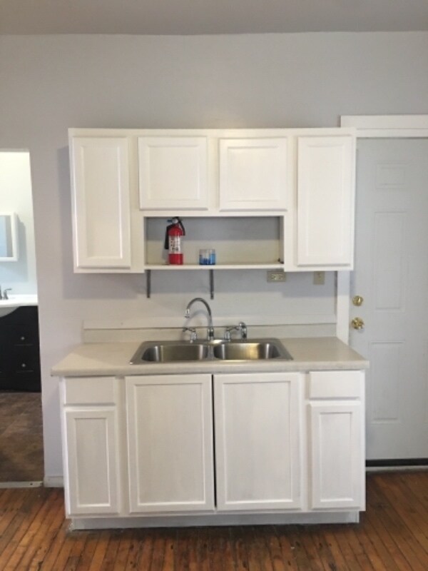 Building Photo - 1317 S 49th Ct