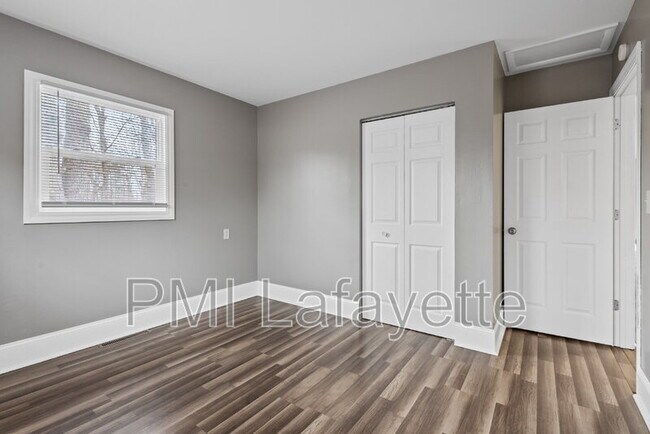 Building Photo - 5318 E 200 N