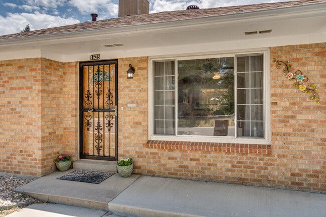 Foto del edificio - 1625 S Beach Ct
