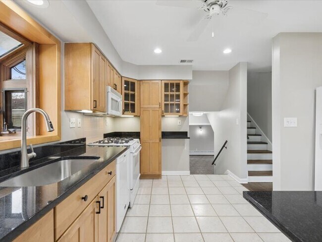 Foto del edificio - 619 Rockland Ave