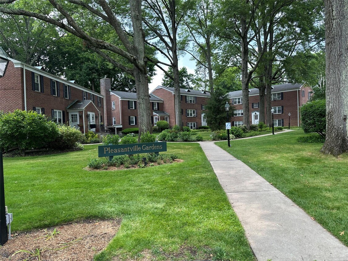 Foto principal - 293 Manville Rd