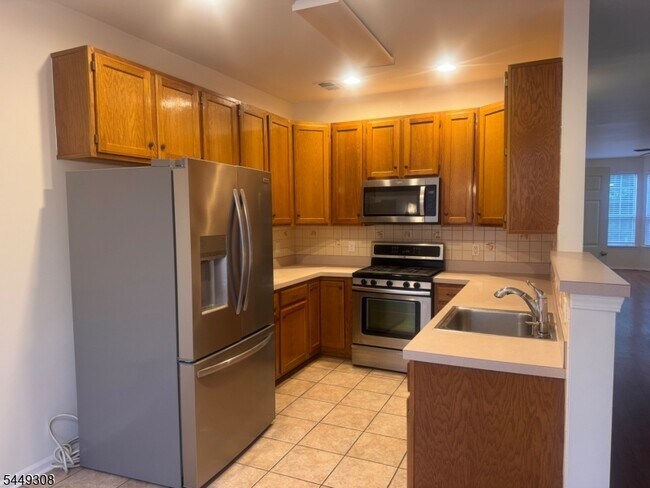 Foto del edificio - 32 Chesterfield Ct