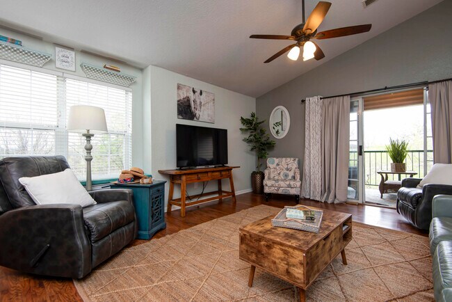 Building Photo - 175 W Rockford Dr