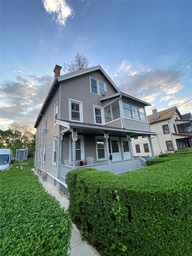 Building Photo - 21 Lincoln Ave