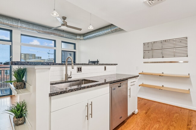 Building Photo - 1390 Kenyon St NW