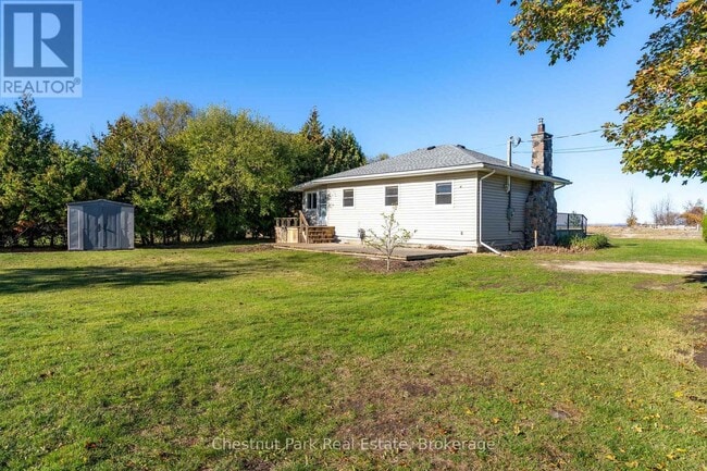 Building Photo - 35 St Clair St