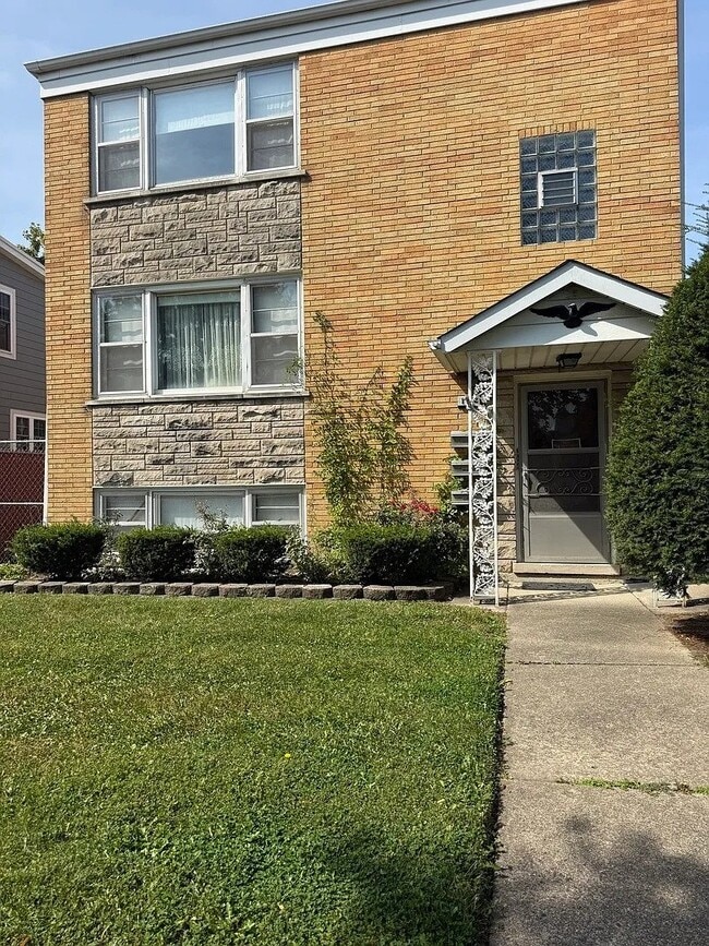 Building Photo - 1712 35th Ave